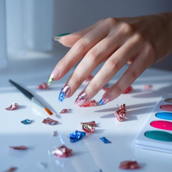 Как да нанесем фолио върху ноктите